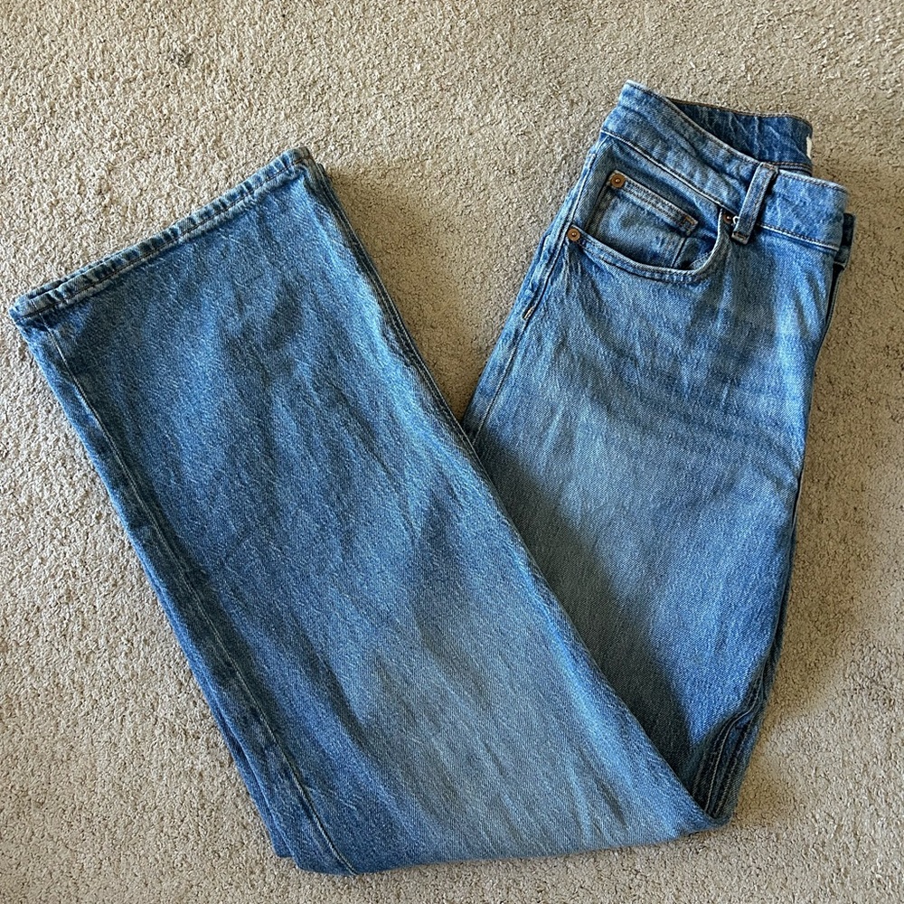 H&M Women's Straight Leg Jeans in Light Blue Denim
